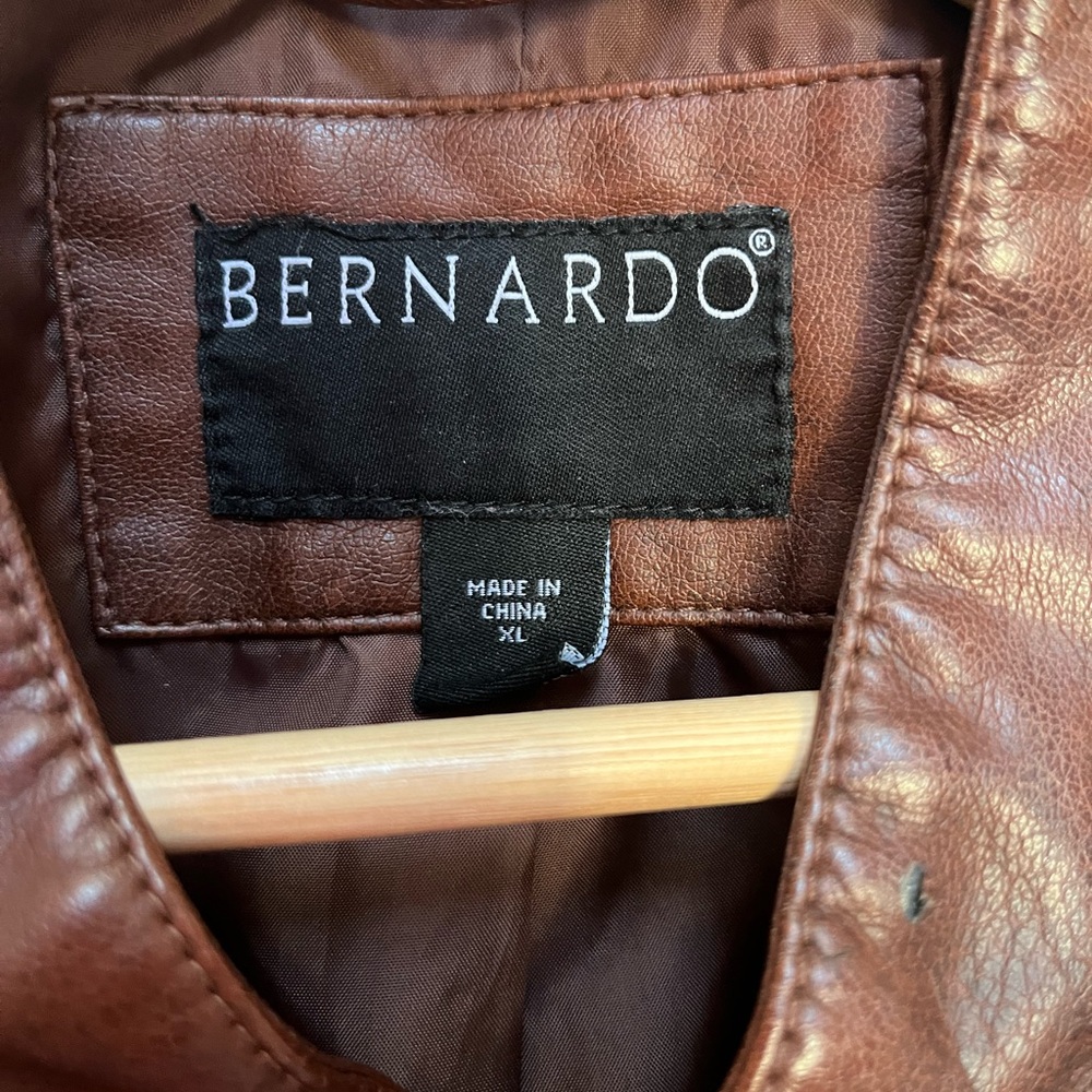Bernardo Brown Leather Jacket Classic Streamlined Design - Picture 2 of 5